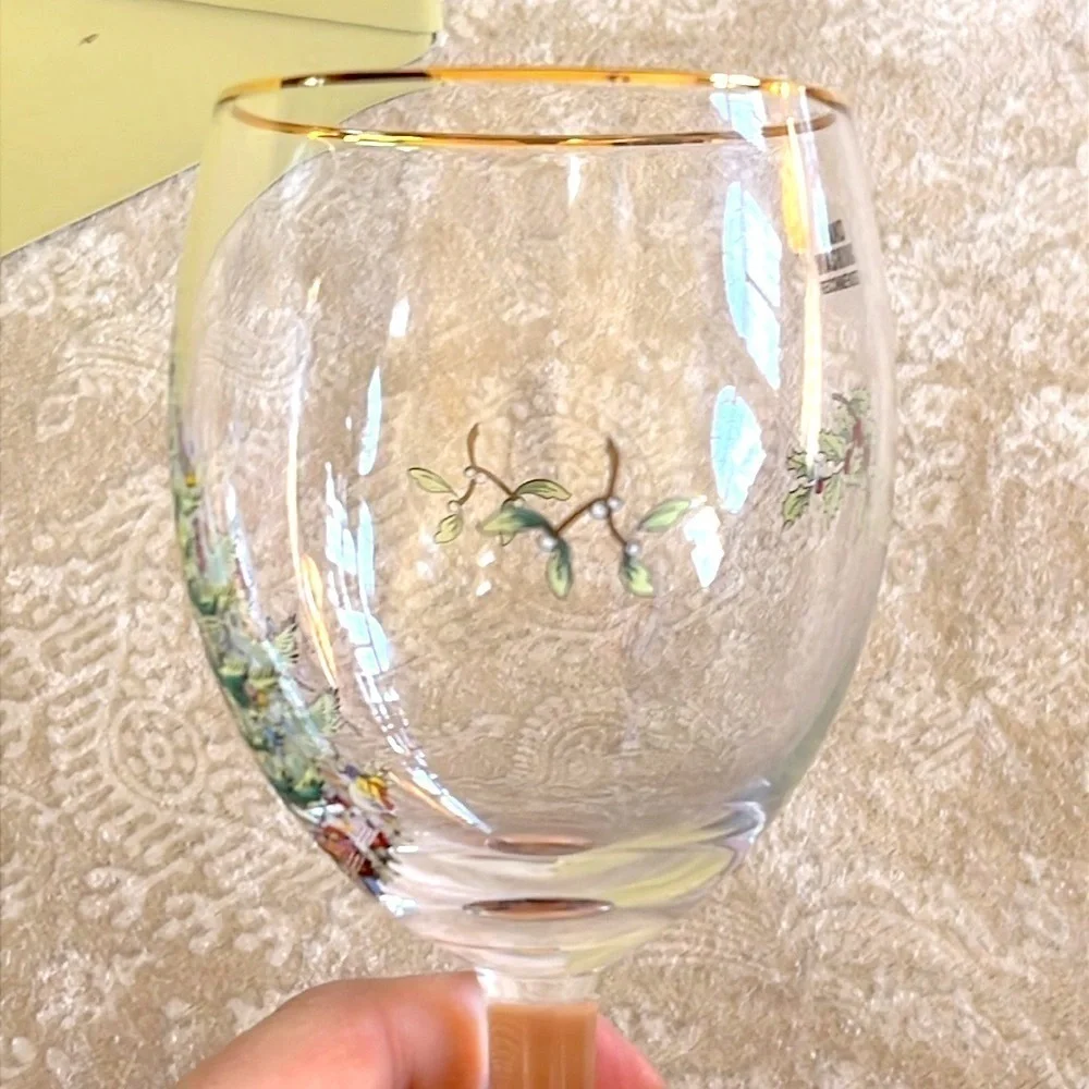 Brand New Spode Set of 4 Wine Glasses Christmas Tree 13 oz Festive Glassware
